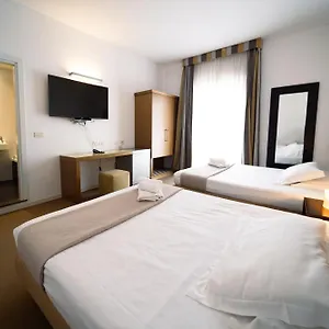 Trieste Hotel Rímini
